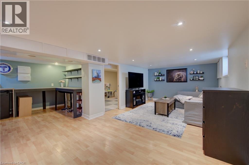 39 Portland Street, Cambridge, ON - Indoor
