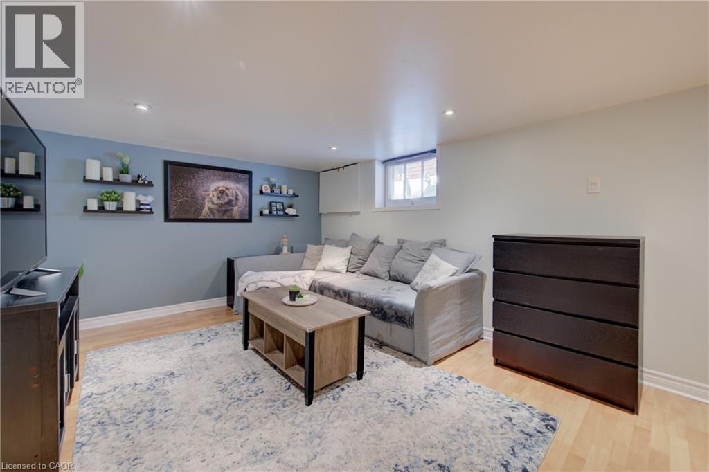 39 Portland Street, Cambridge, ON - Indoor