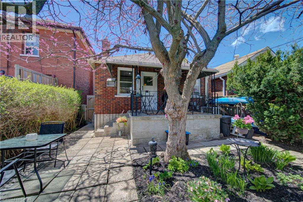 39 Portland Street, Cambridge, ON - Outdoor With Deck Patio Veranda