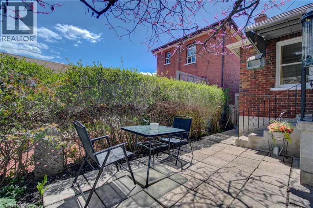 39 Portland Street, Cambridge, ON - Outdoor With Deck Patio Veranda