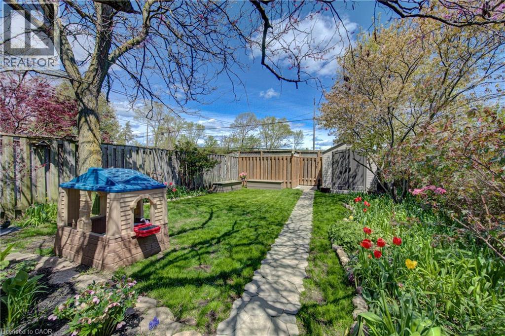39 Portland Street, Cambridge, ON - Outdoor