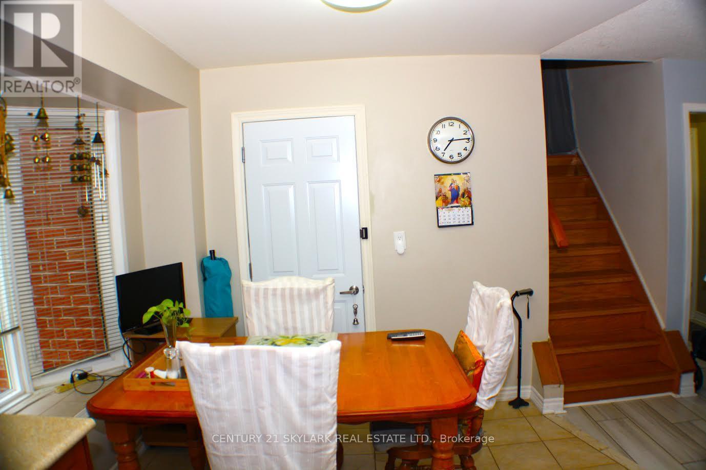 173 Lech Walesa Drive, Mississauga, ON - Indoor