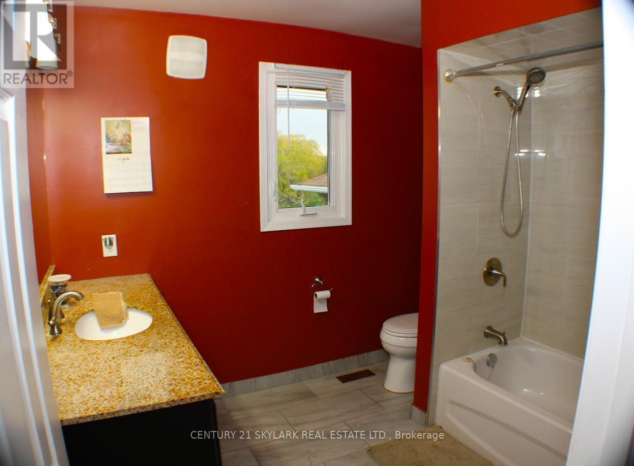 173 Lech Walesa Drive, Mississauga, ON - Indoor Photo Showing Bathroom