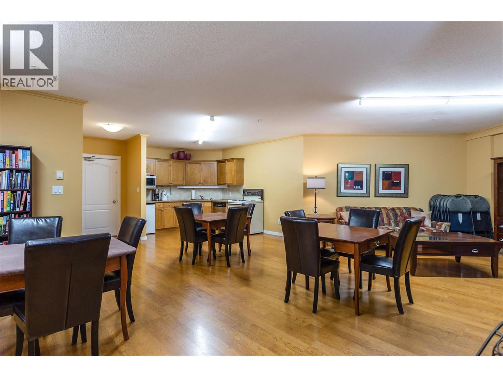 307 Whitman Road Unit# 206, Kelowna, BC - Indoor Photo Showing Dining Room