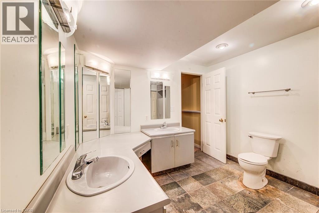 13 Gateview Drive, Waterloo, ON - Indoor Photo Showing Bathroom