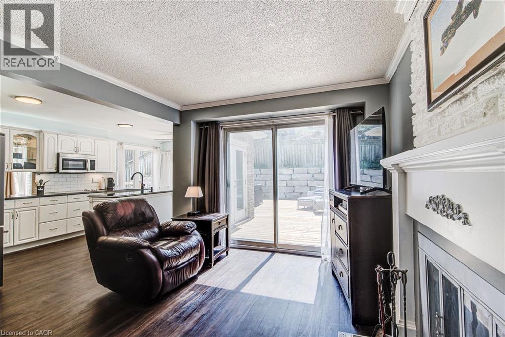 13 Gateview Drive, Waterloo, ON - Indoor Photo Showing Kitchen