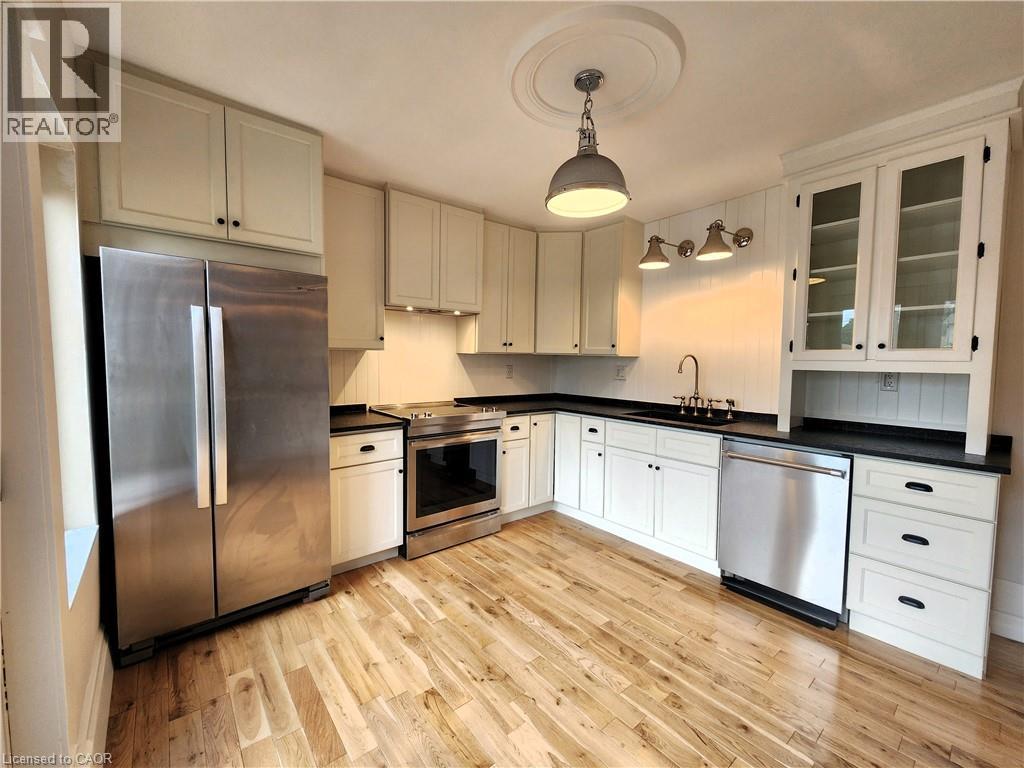 446 Macnab Street N, Hamilton, ON - Indoor Photo Showing Kitchen