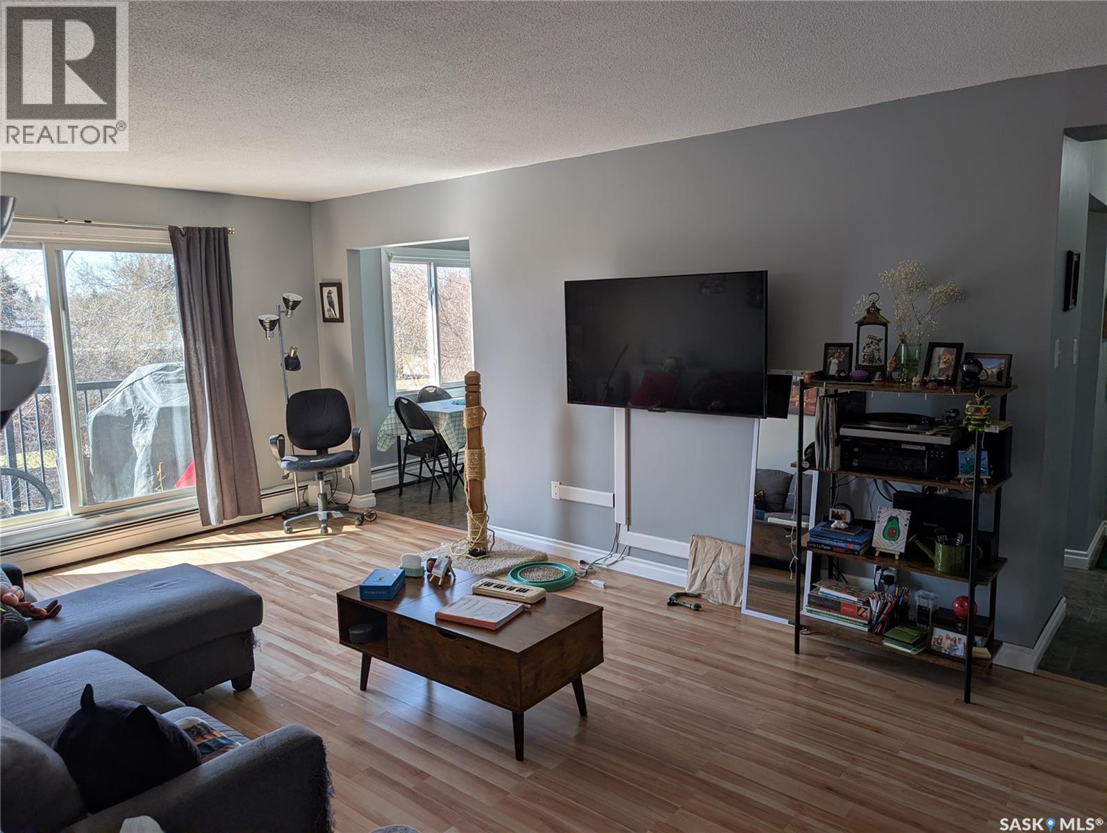 13 3030 Arlington Avenue, Saskatoon, SK - Indoor Photo Showing Living Room