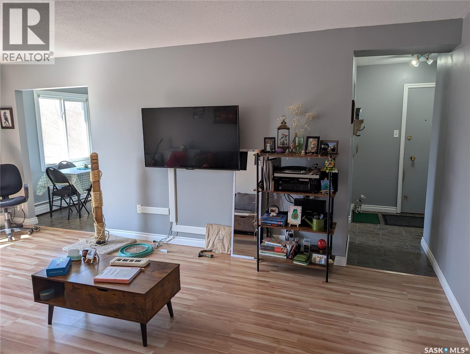 13 3030 Arlington Avenue, Saskatoon, SK - Indoor Photo Showing Living Room