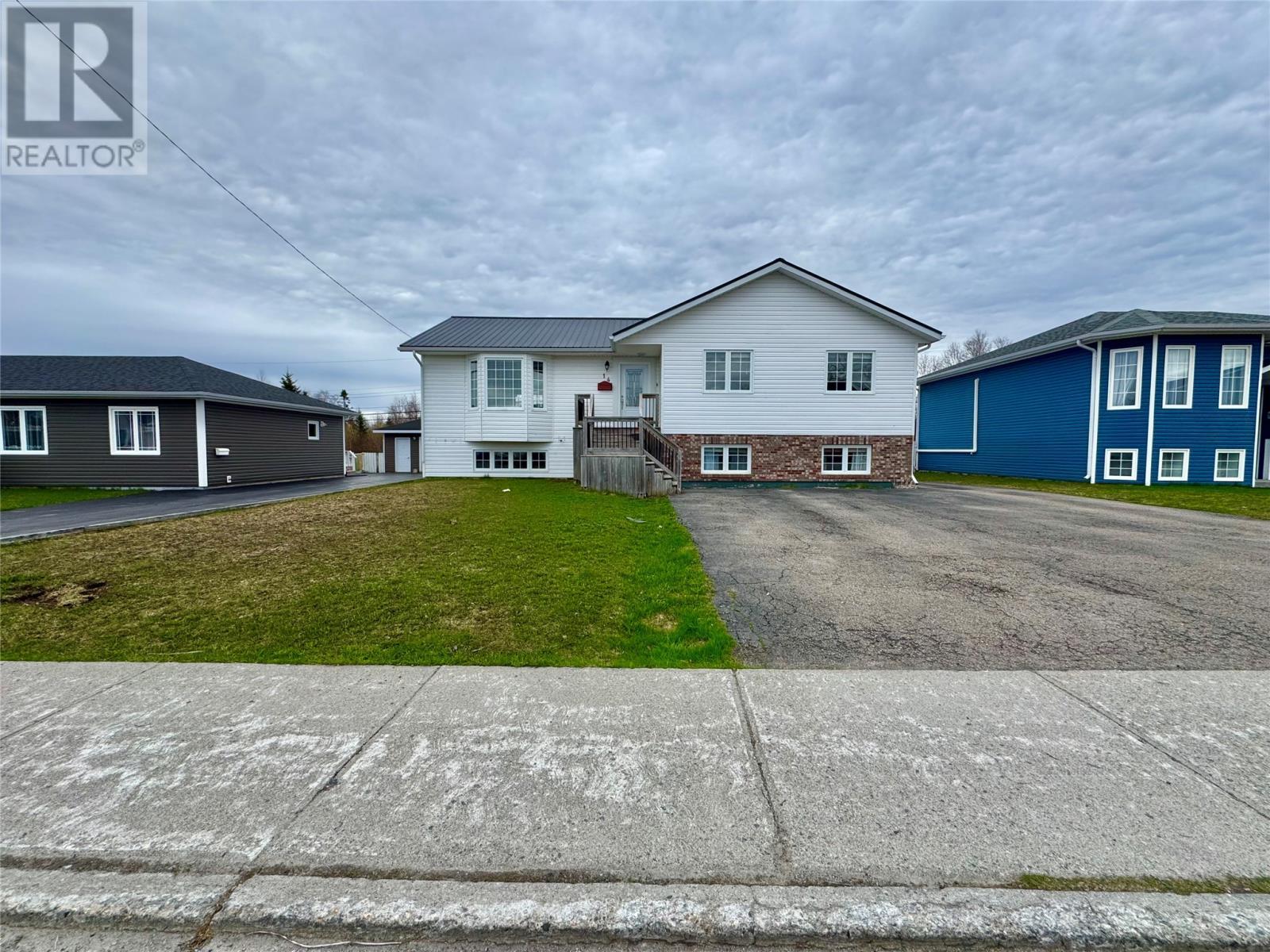 14 Wright Crescent, Gander, NL - Outdoor