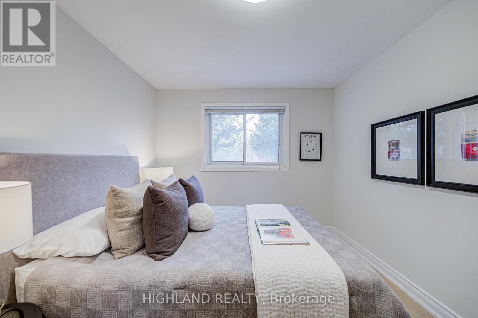 2231 Buttonbush Crescent, Mississauga, ON - Indoor Photo Showing Bedroom