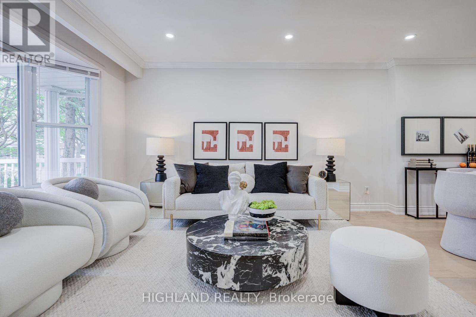 2231 Buttonbush Crescent, Mississauga, ON - Indoor Photo Showing Living Room