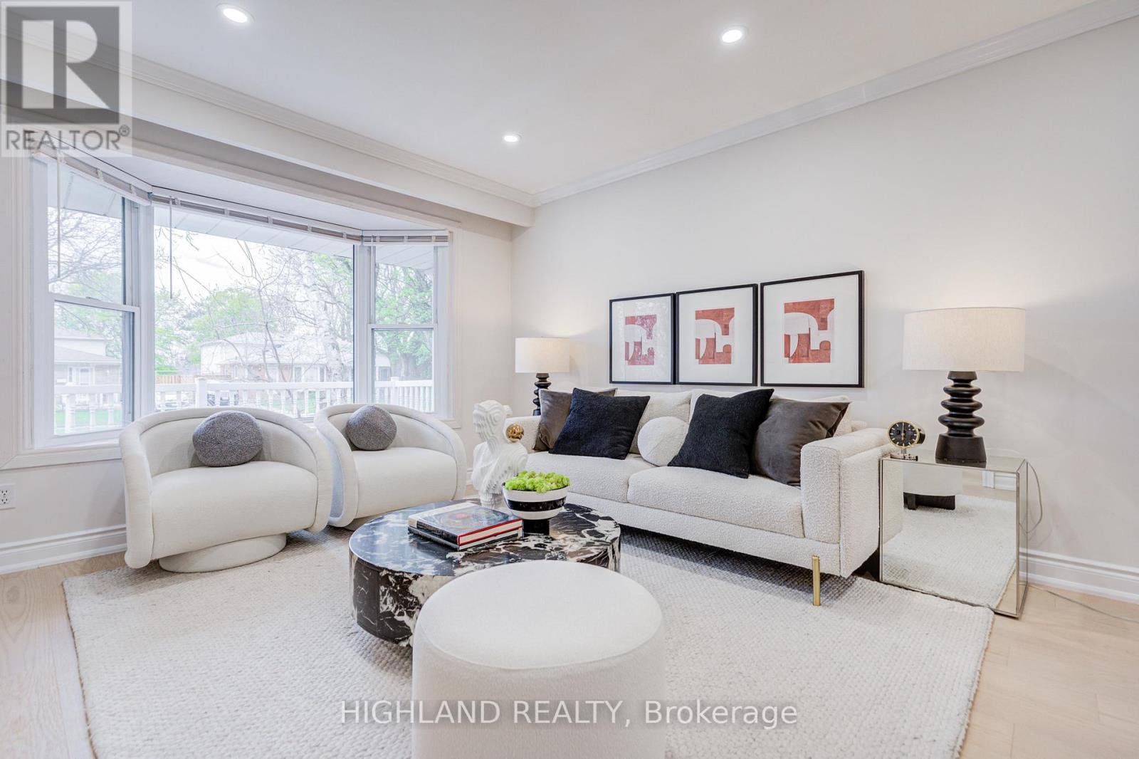 2231 Buttonbush Crescent, Mississauga, ON - Indoor Photo Showing Living Room