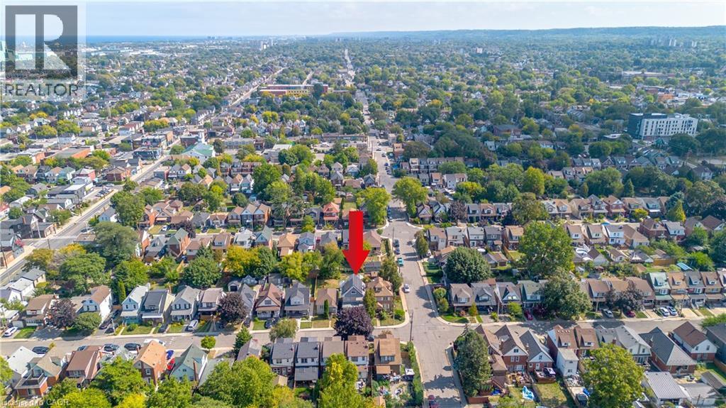 134 Rosslyn Avenue N, Hamilton, ON - Outdoor With View