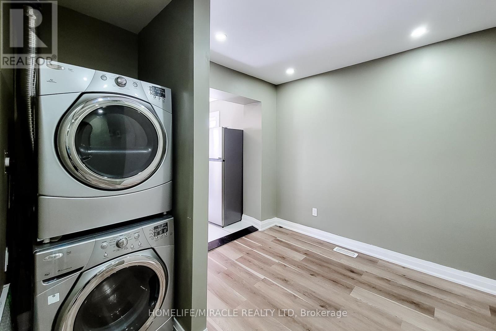 334 Gage Avenue, Hamilton, ON - Indoor Photo Showing Laundry Room