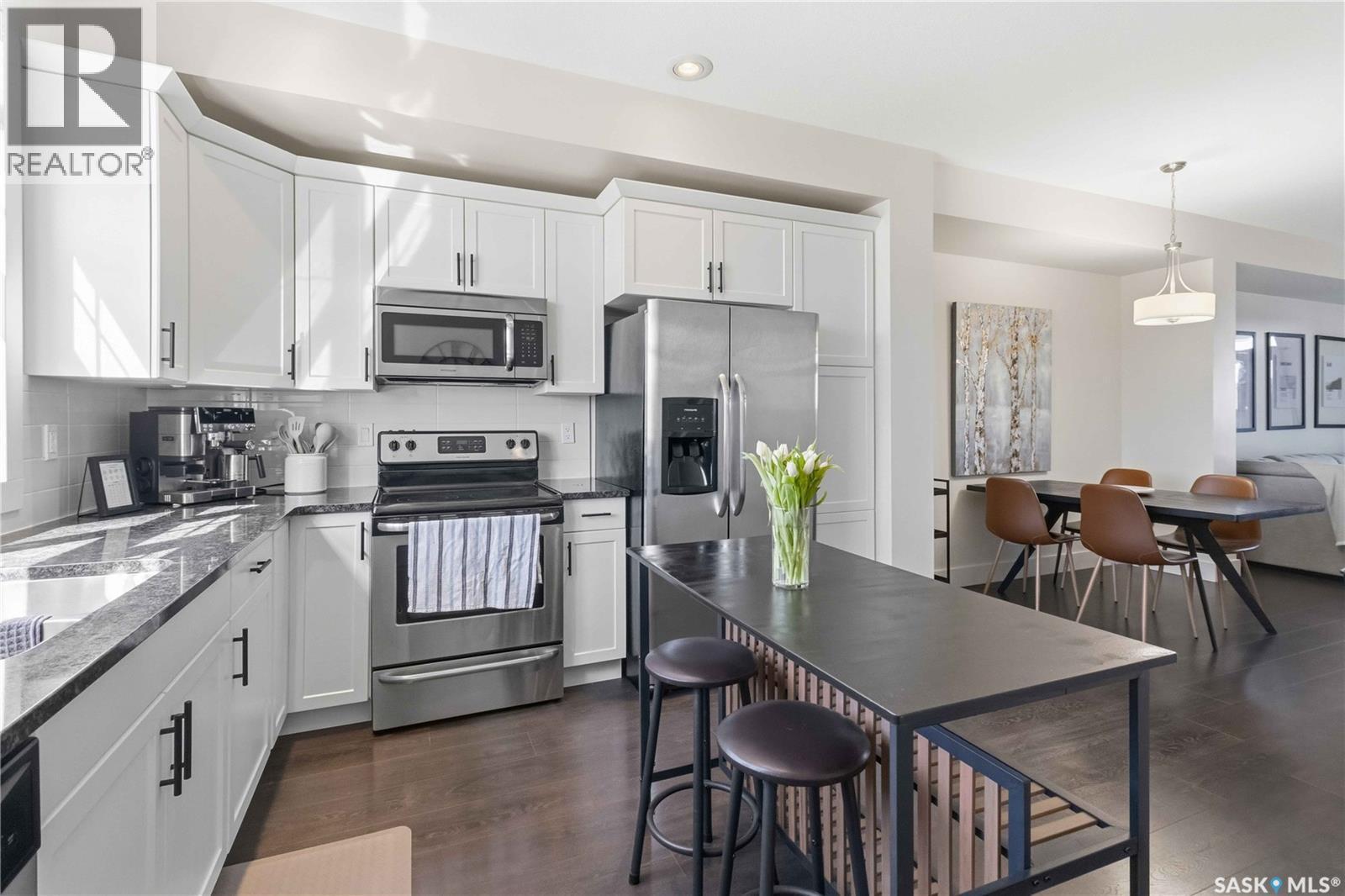 711 Meadows Boulevard, Saskatoon, SK - Indoor Photo Showing Kitchen
