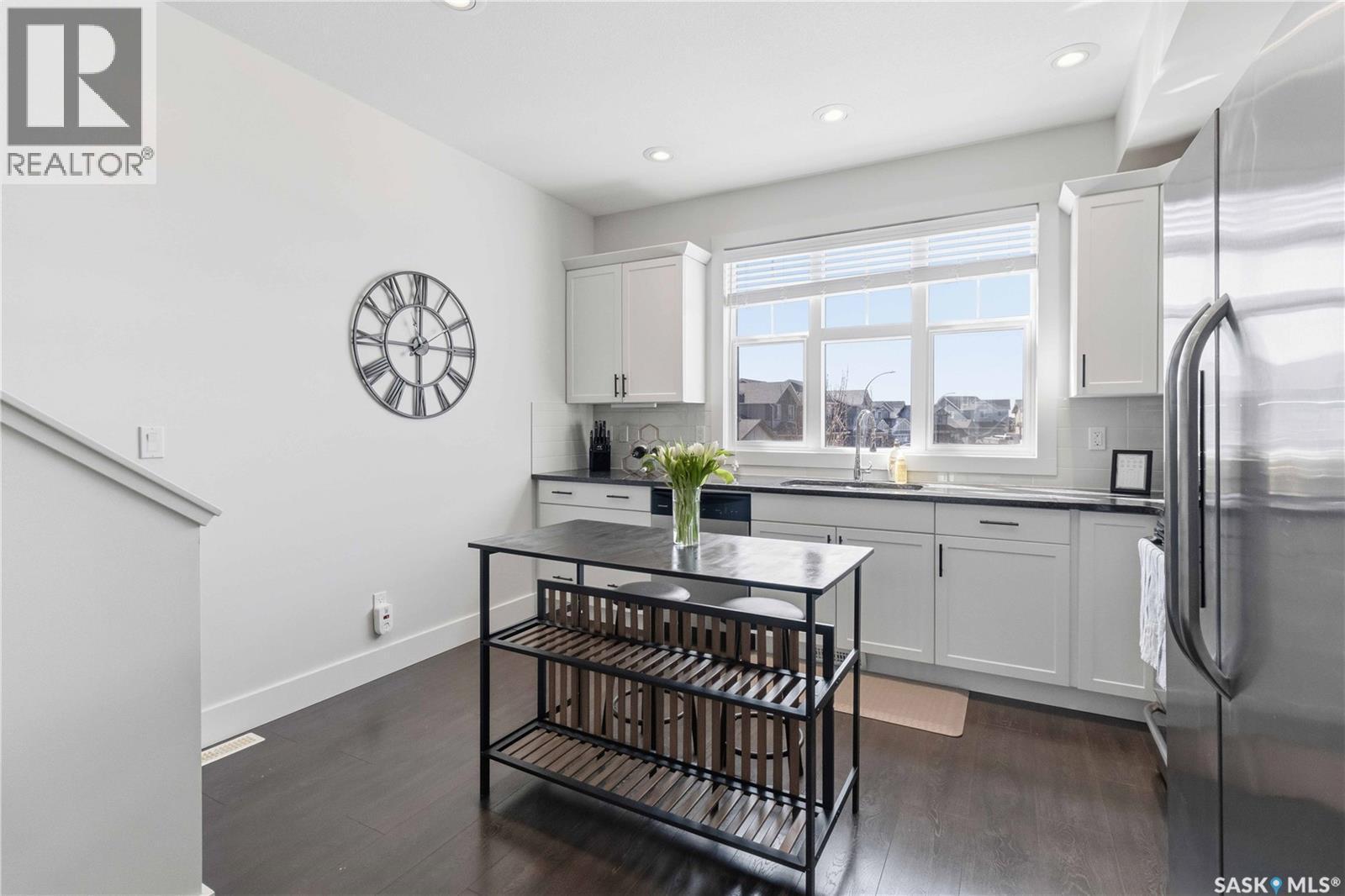 711 Meadows Boulevard, Saskatoon, SK - Indoor