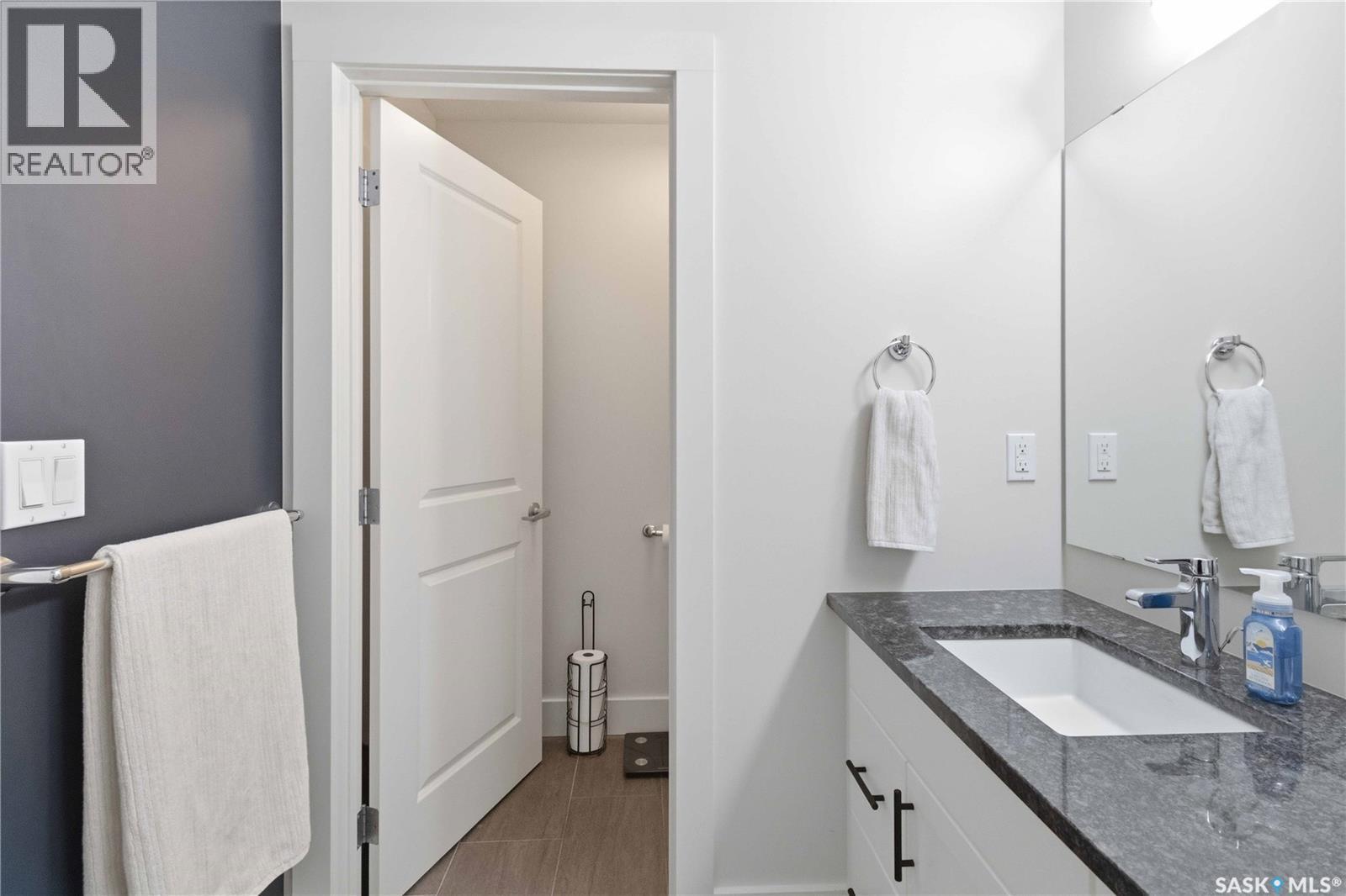 711 Meadows Boulevard, Saskatoon, SK - Indoor Photo Showing Bathroom