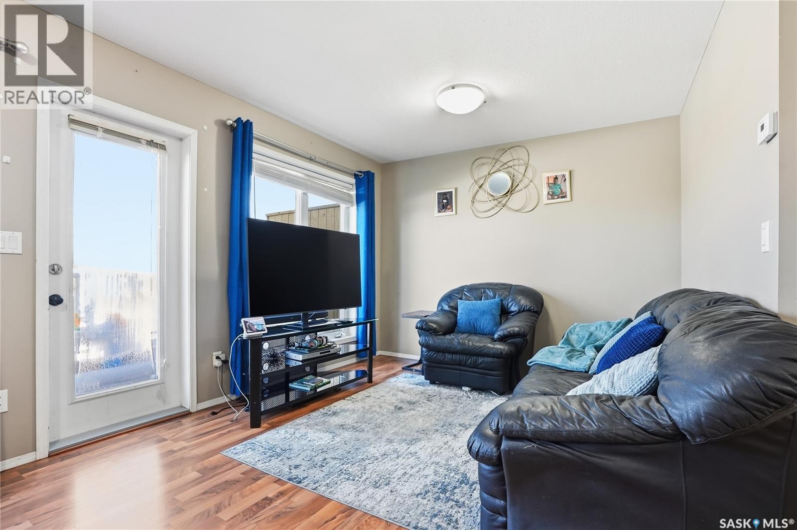 20 515 Centennial Drive, Warman, SK - Indoor Photo Showing Living Room