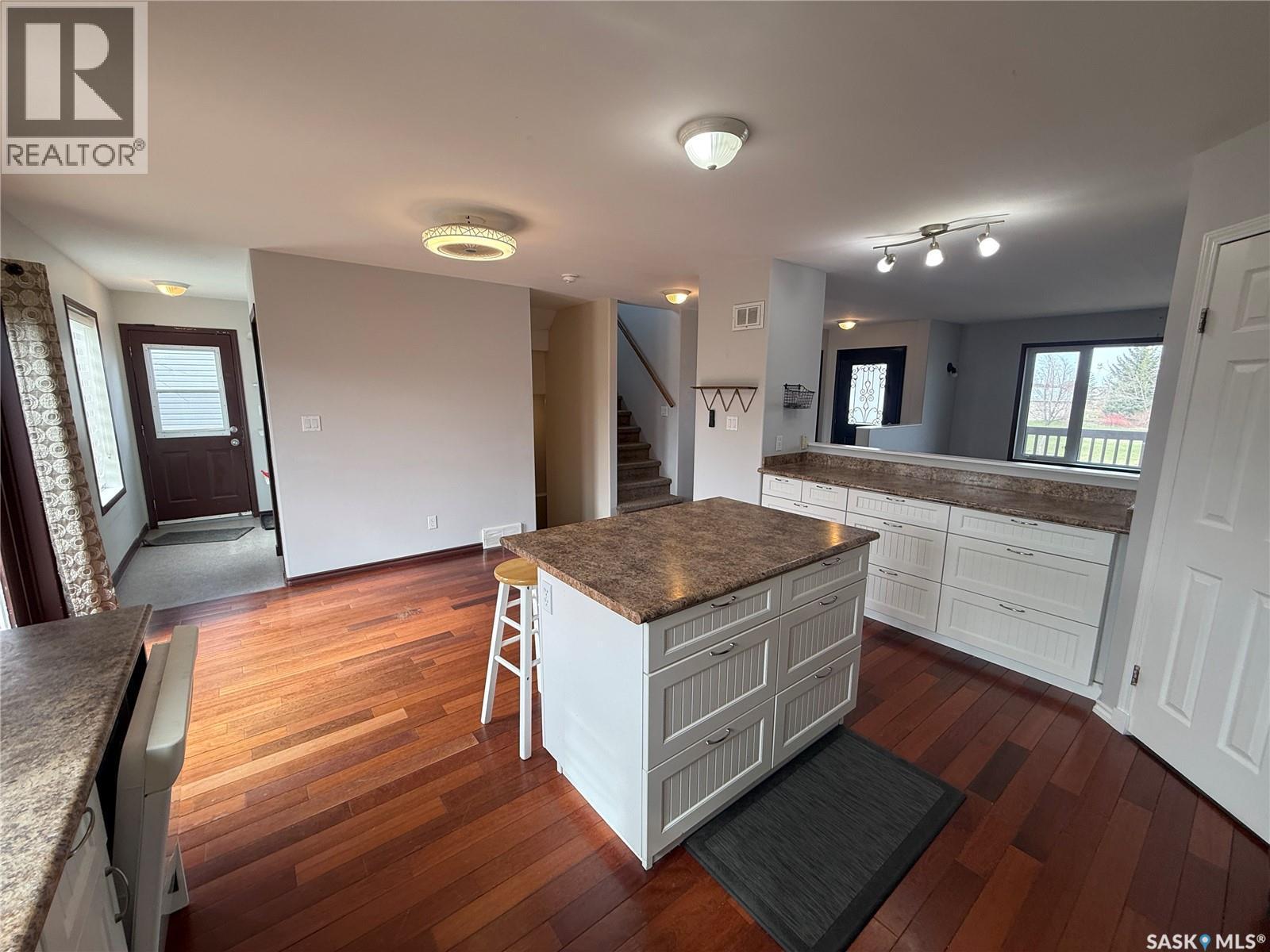 859 Rutherford Way, Saskatoon, SK - Indoor Photo Showing Kitchen