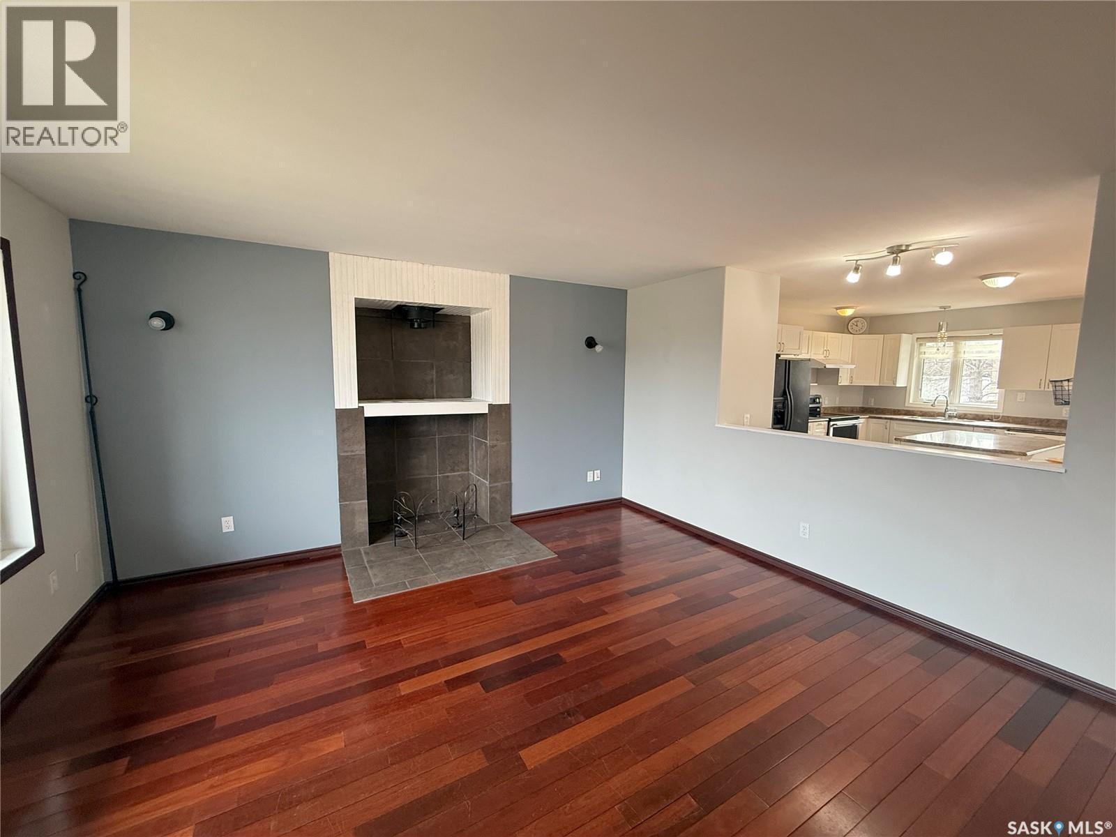 859 Rutherford Way, Saskatoon, SK - Indoor With Fireplace