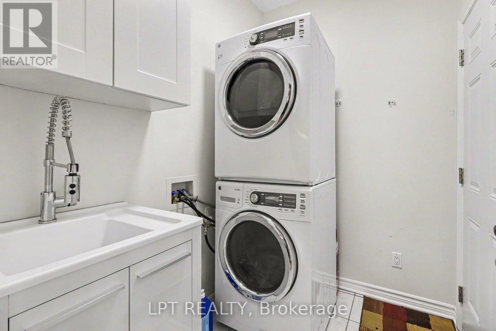 1942 Caprihani Way, Ottawa, ON - Indoor Photo Showing Laundry Room