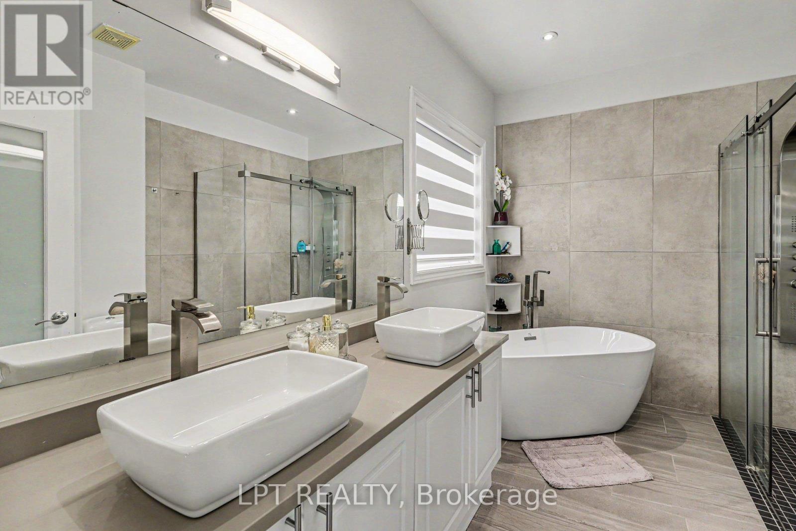 1942 Caprihani Way, Ottawa, ON - Indoor Photo Showing Bathroom