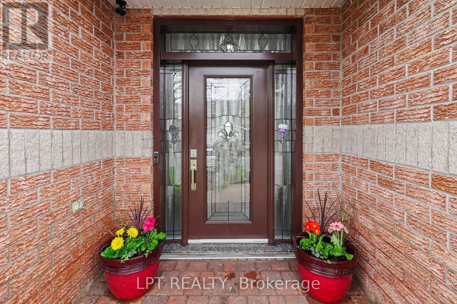 1942 Caprihani Way, Ottawa, ON -