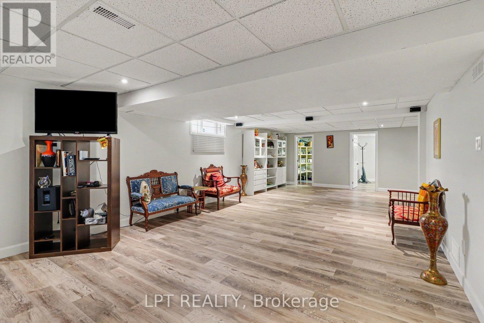 1942 Caprihani Way, Ottawa, ON - Indoor