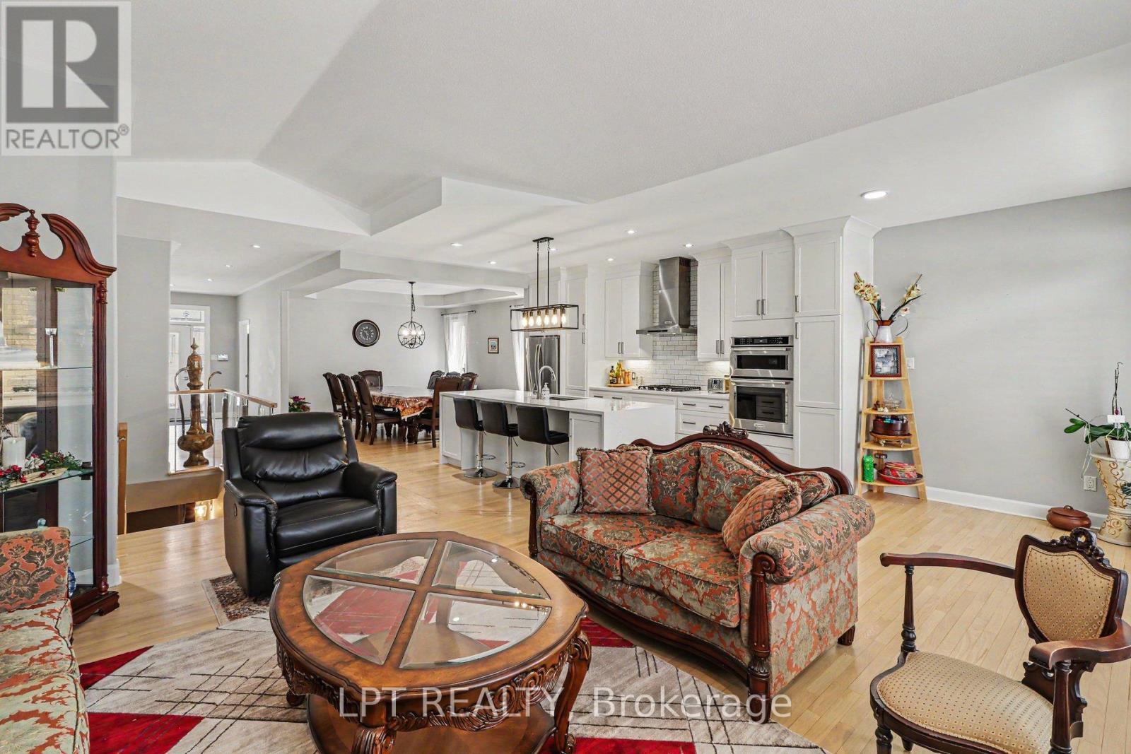 1942 Caprihani Way, Ottawa, ON - Indoor Photo Showing Living Room