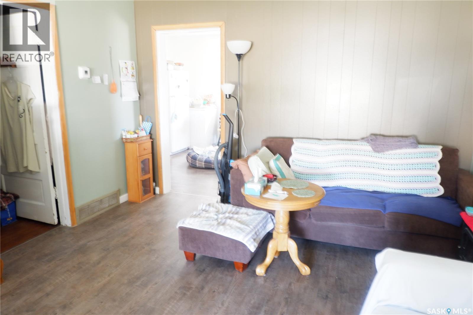110 Railway Avenue E, Eyebrow, SK - Indoor Photo Showing Bedroom
