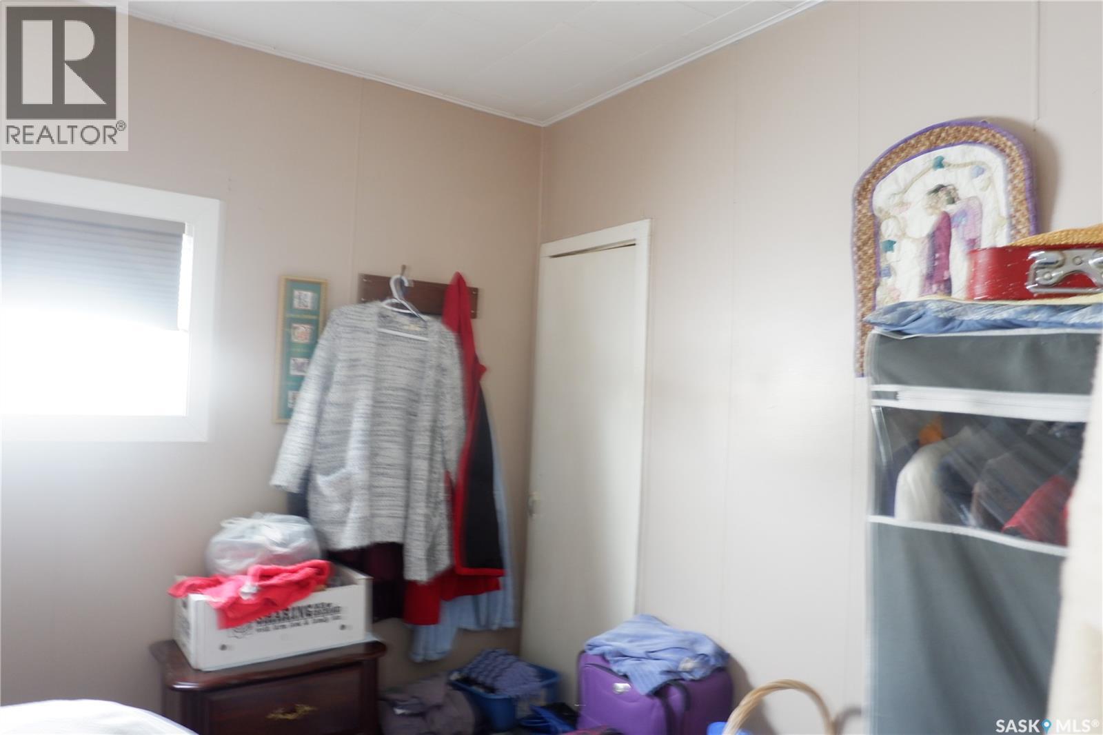 110 Railway Avenue E, Eyebrow, SK - Indoor