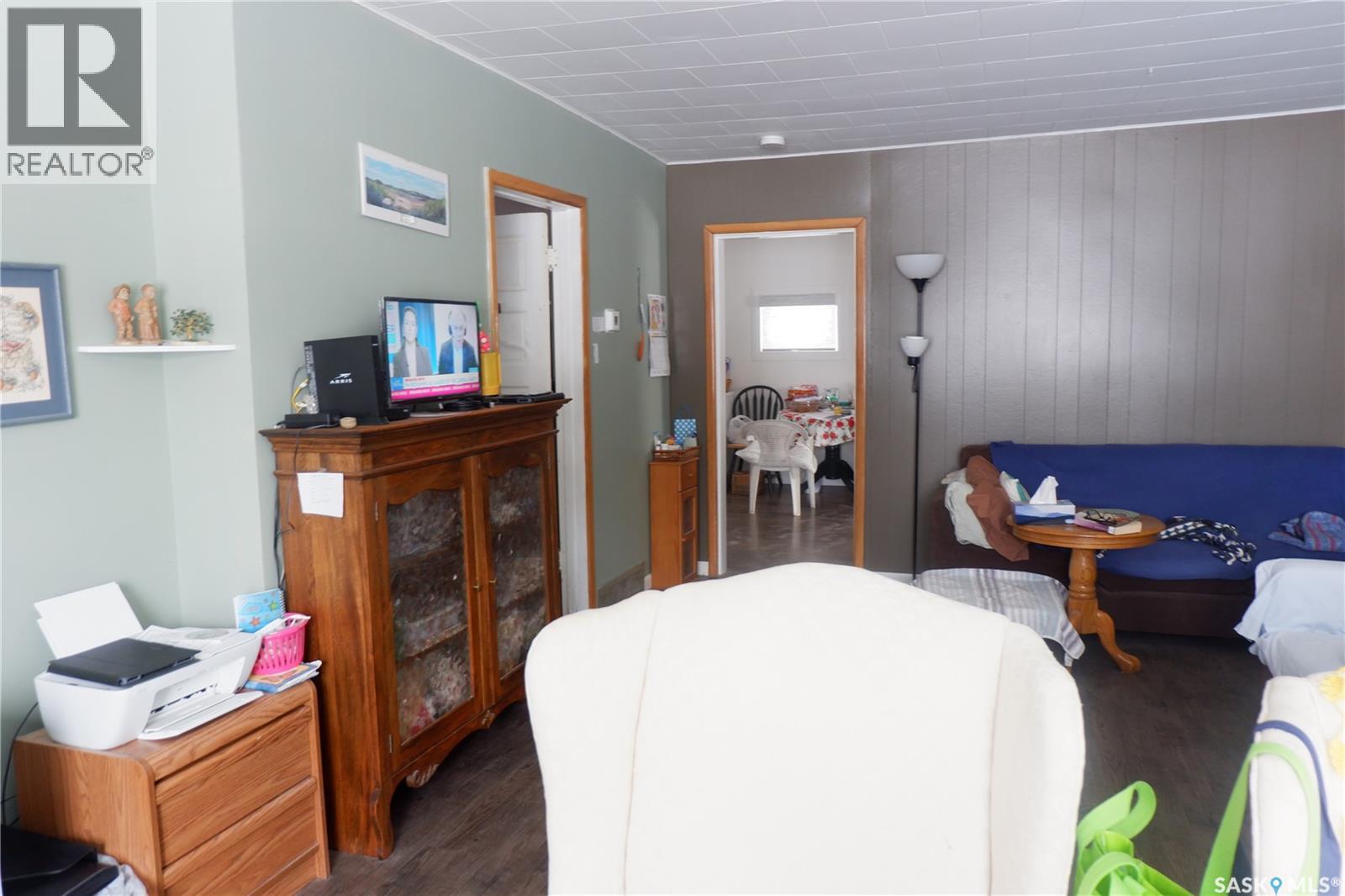 110 Railway Avenue E, Eyebrow, SK - Indoor Photo Showing Bedroom