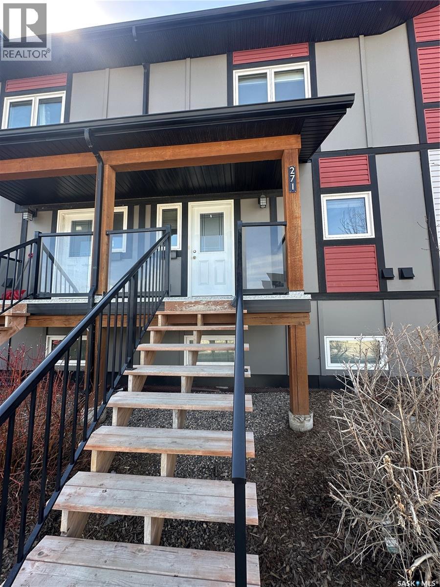271 250 Akhtar Bend, Saskatoon, SK - Outdoor