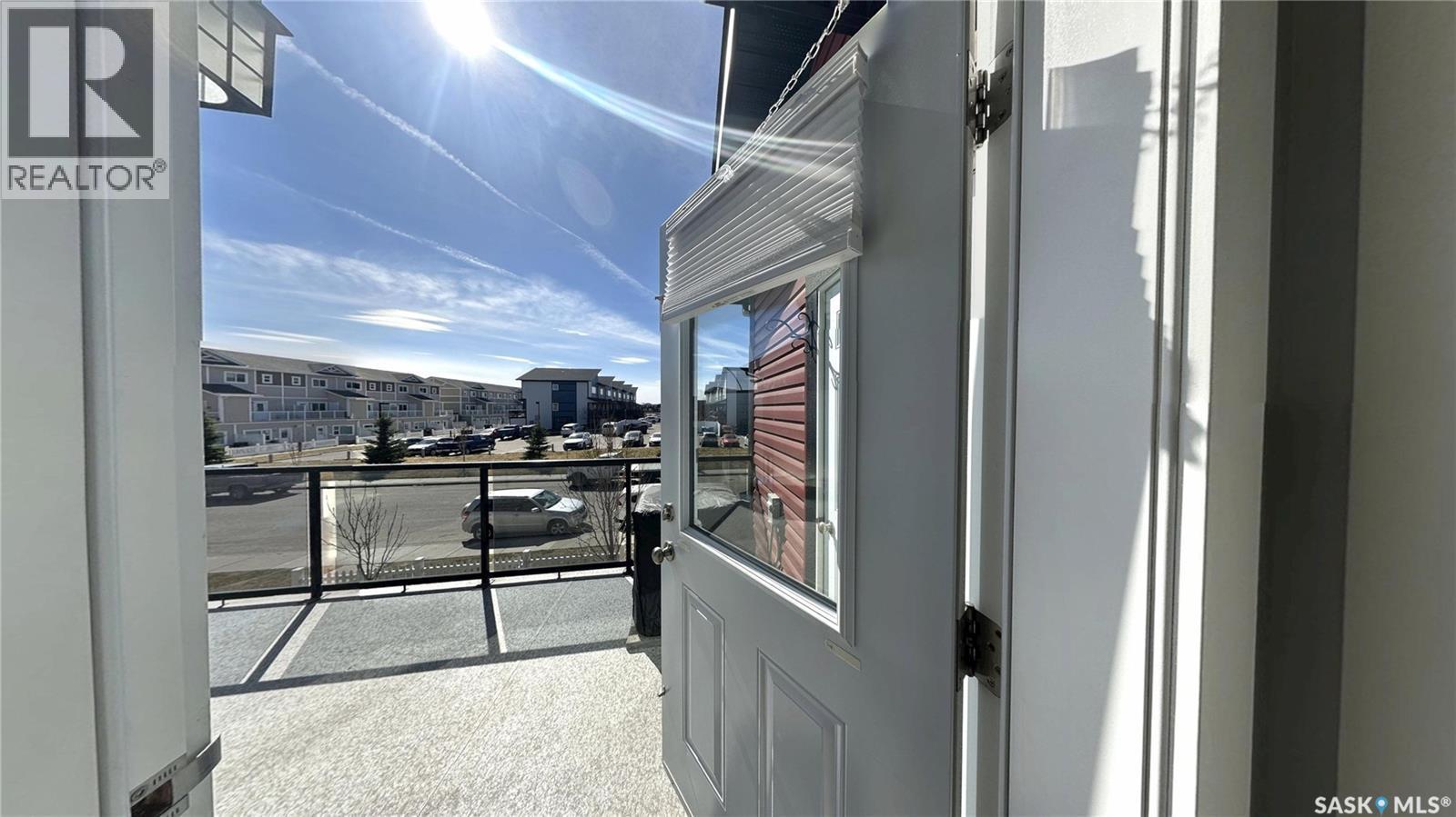 271 250 Akhtar Bend, Saskatoon, SK -