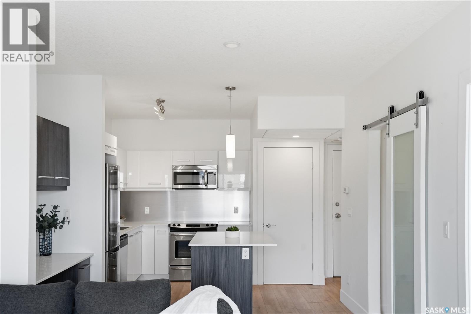 310 409 B Avenue S, Saskatoon, SK - Indoor
