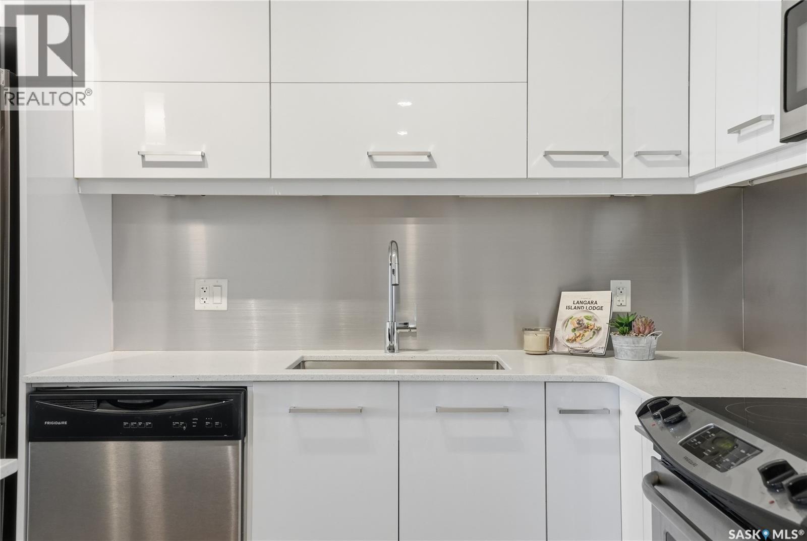310 409 B Avenue S, Saskatoon, SK - Indoor Photo Showing Kitchen
