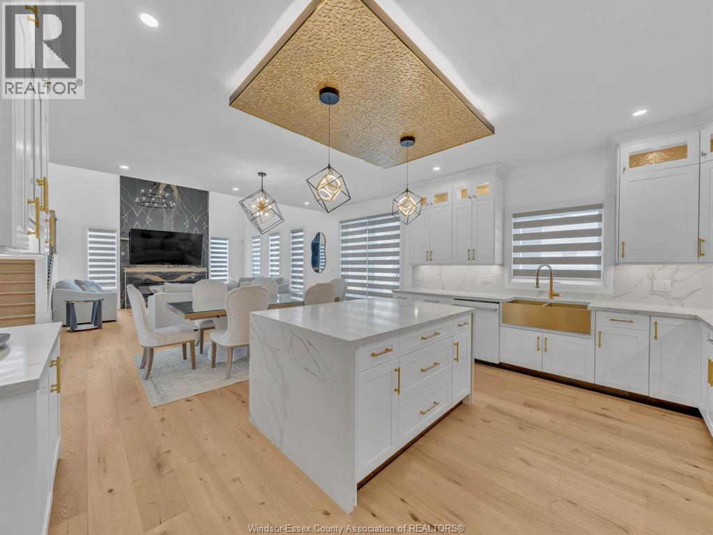3684 Sutton Avenue, Windsor, ON - Indoor Photo Showing Kitchen With Upgraded Kitchen