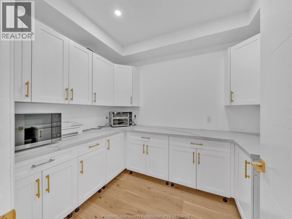 3684 Sutton Avenue, Windsor, ON - Indoor Photo Showing Kitchen