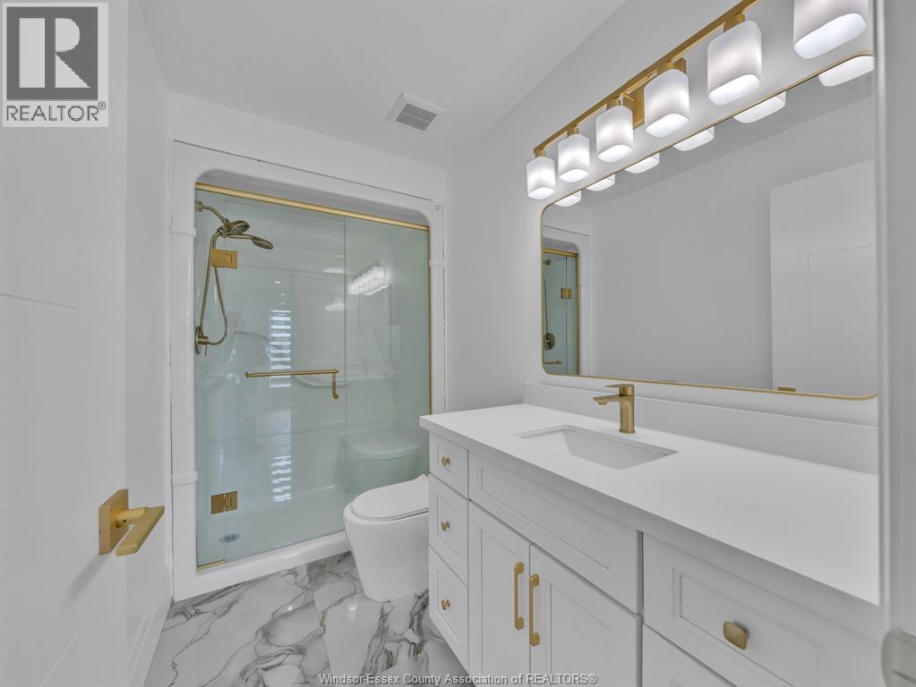 3684 Sutton Avenue, Windsor, ON - Indoor Photo Showing Bathroom