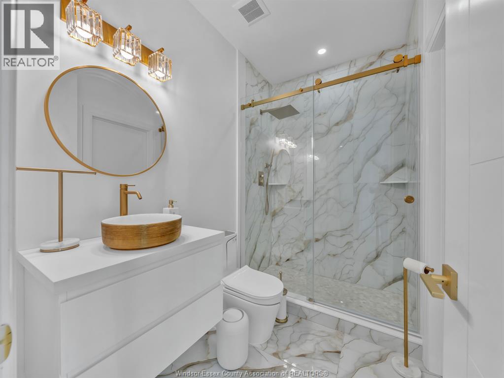 3684 Sutton Avenue, Windsor, ON - Indoor Photo Showing Bathroom