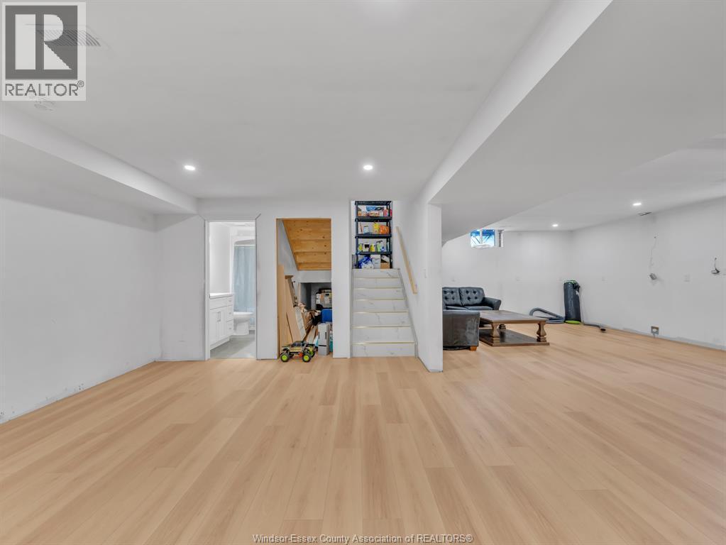 3684 Sutton Avenue, Windsor, ON - Indoor