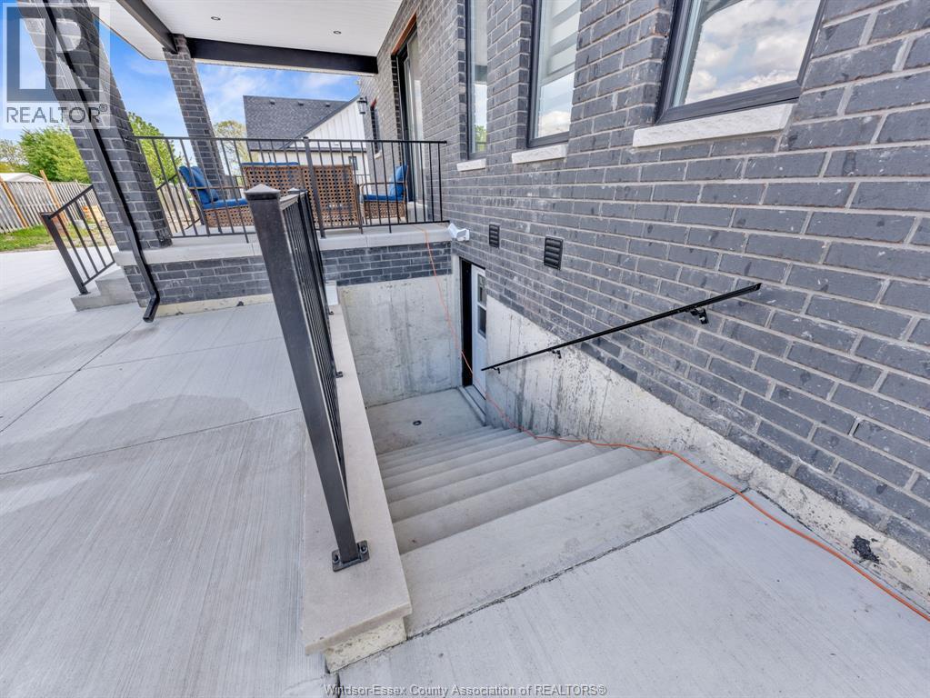 3684 Sutton Avenue, Windsor, ON - Outdoor With Exterior