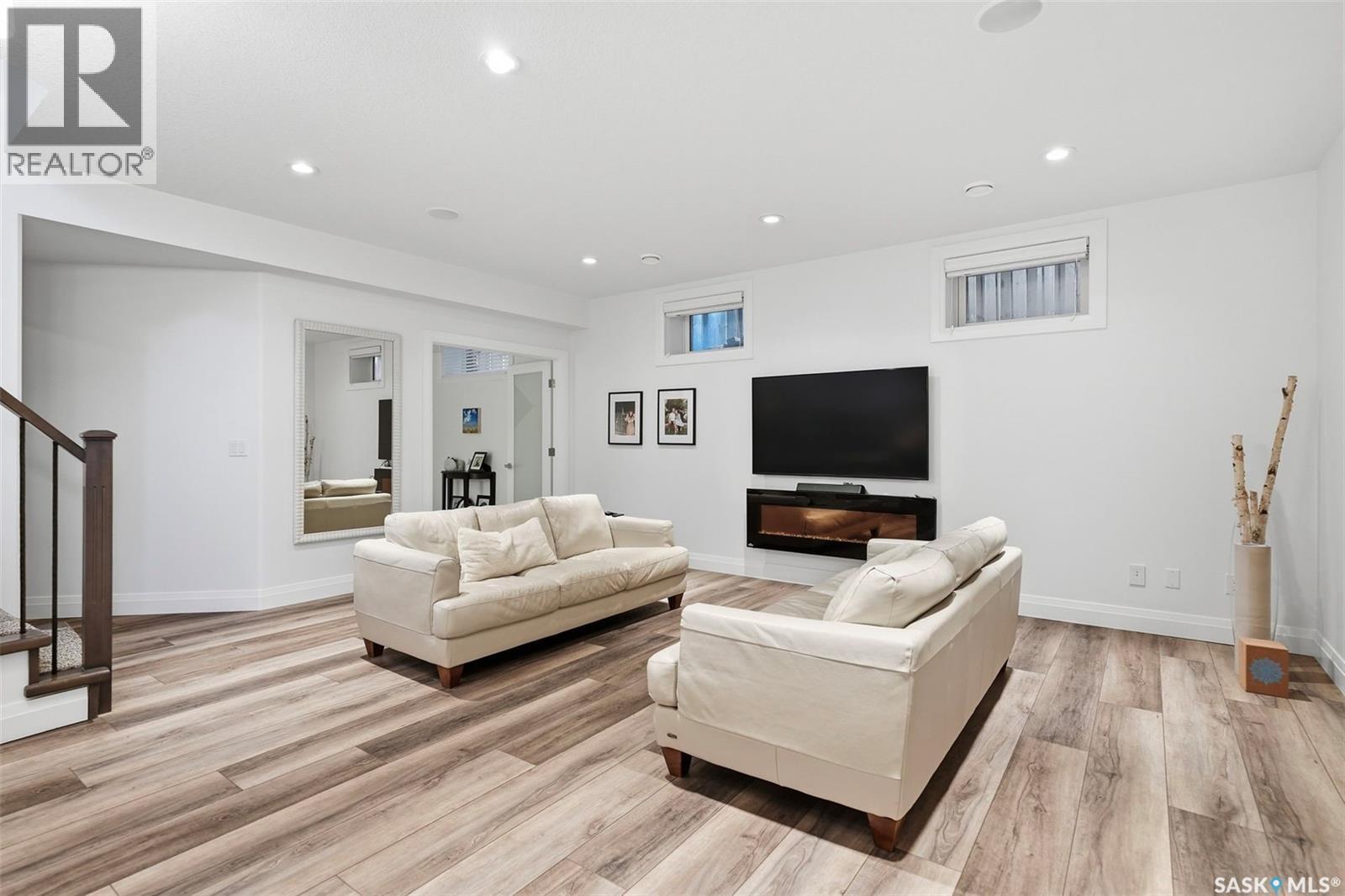 118 Werschner Crescent, Saskatoon, SK - Indoor Photo Showing Living Room