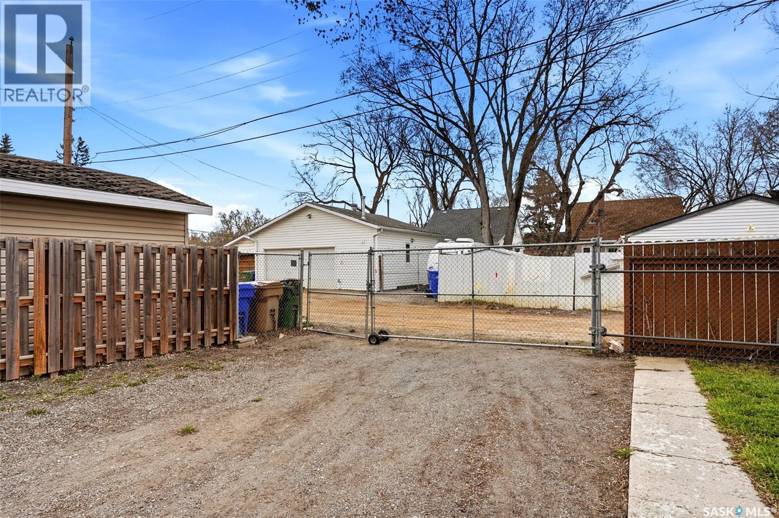 4015 2Nd Avenue, Regina, SK - Outdoor
