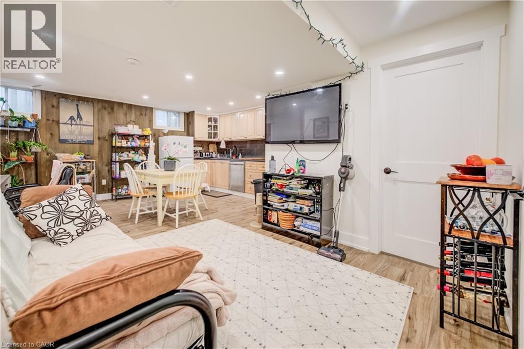 209 Willowdale Avenue, Waterloo, ON - Indoor