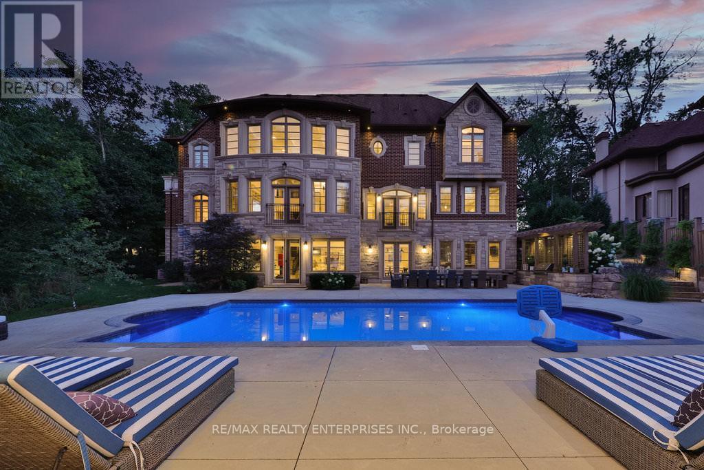 1459 Stavebank Road, Mississauga, ON - Outdoor With In Ground Pool
