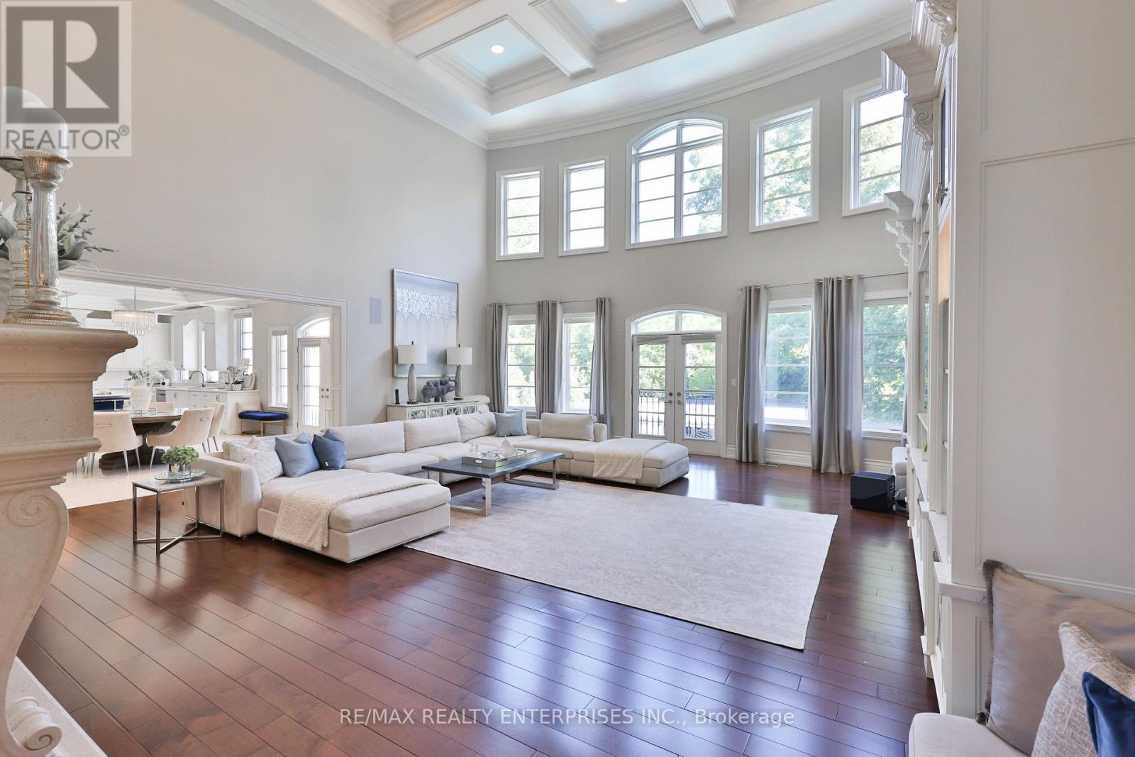 1459 Stavebank Road, Mississauga, ON - Indoor Photo Showing Living Room