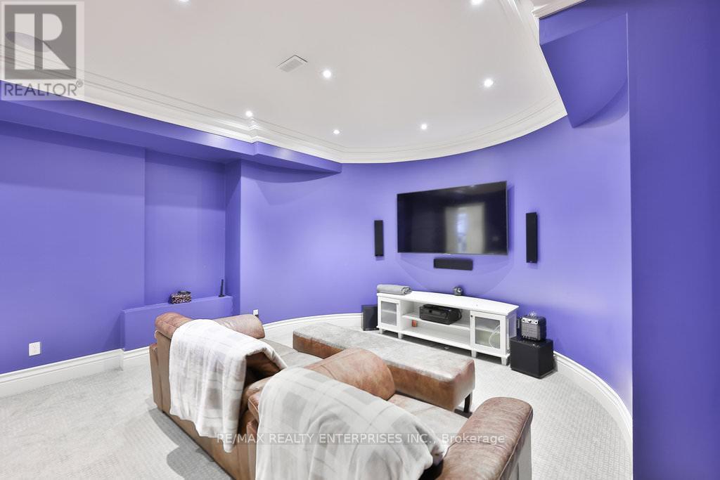 1459 Stavebank Road, Mississauga, ON - Indoor