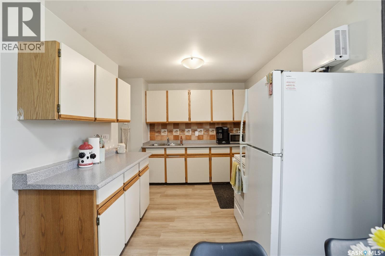 437 W Avenue N, Saskatoon, SK - Indoor Photo Showing Kitchen With Double Sink